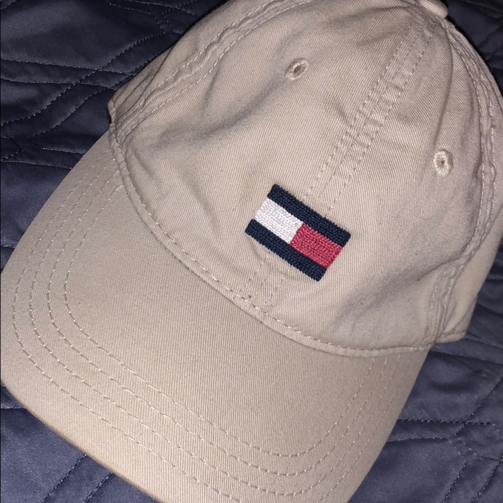 Vintage Beige Tommy Hilfiger hat